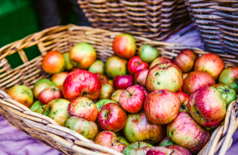 9 Incredible Health Benefits Of Apples