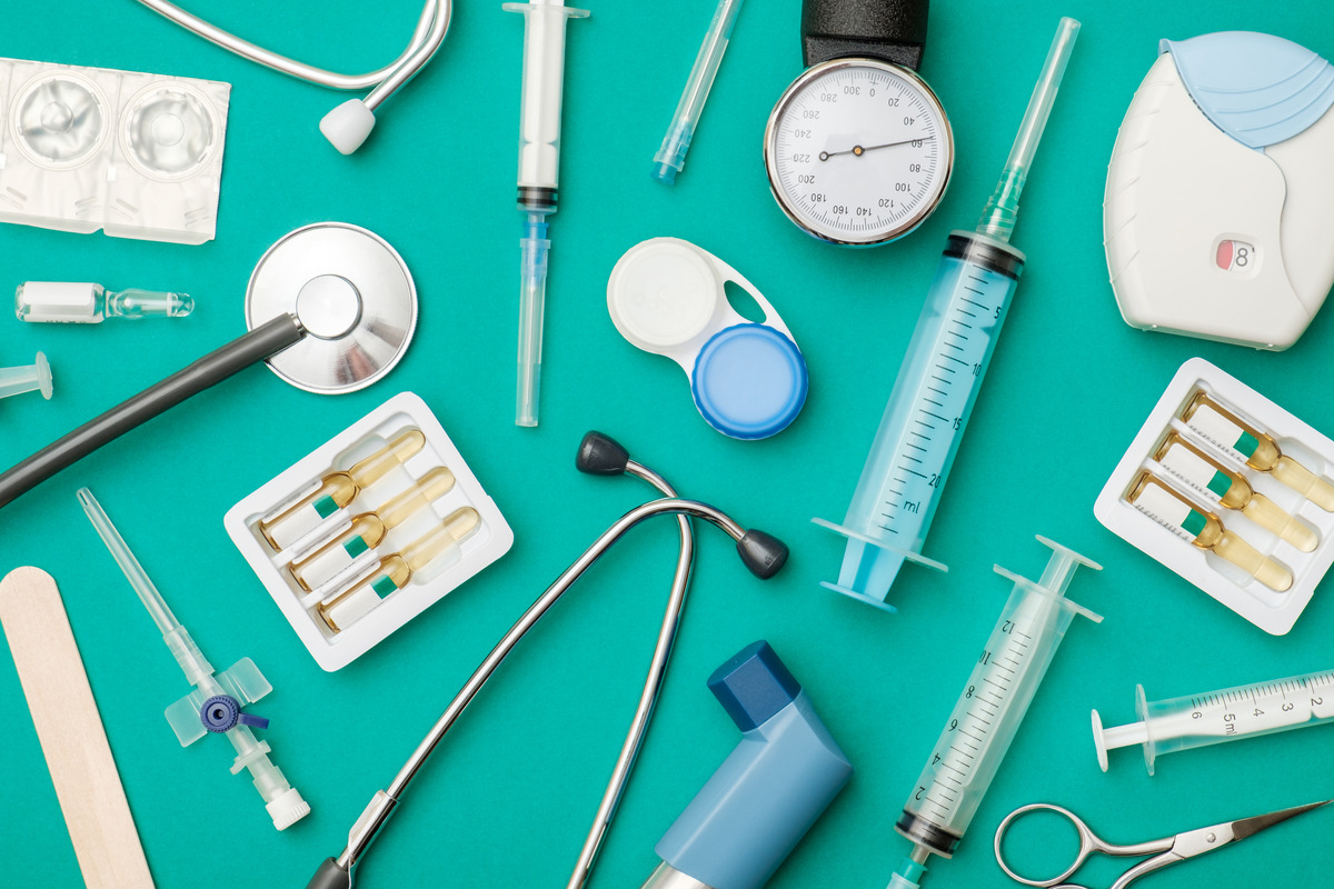 Overmolding in Medical Devices Biocompatibility and Material Selection