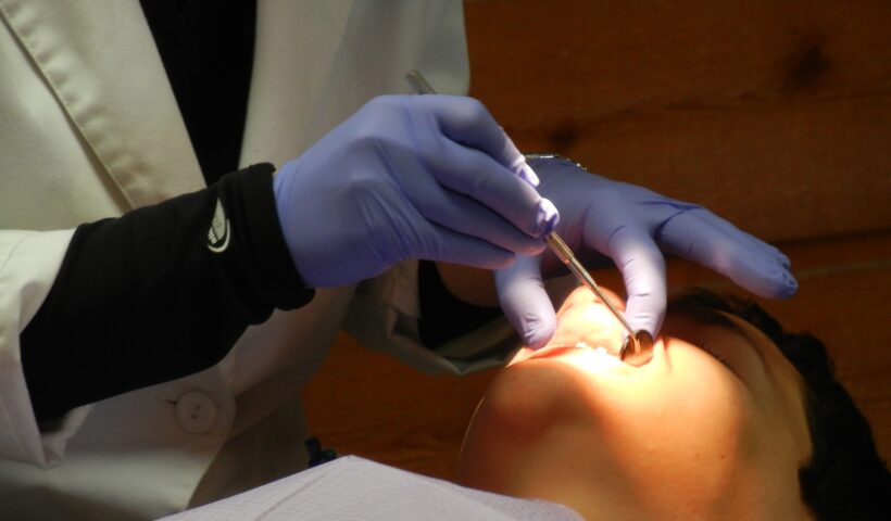 orthodontist-g412420a40_1920