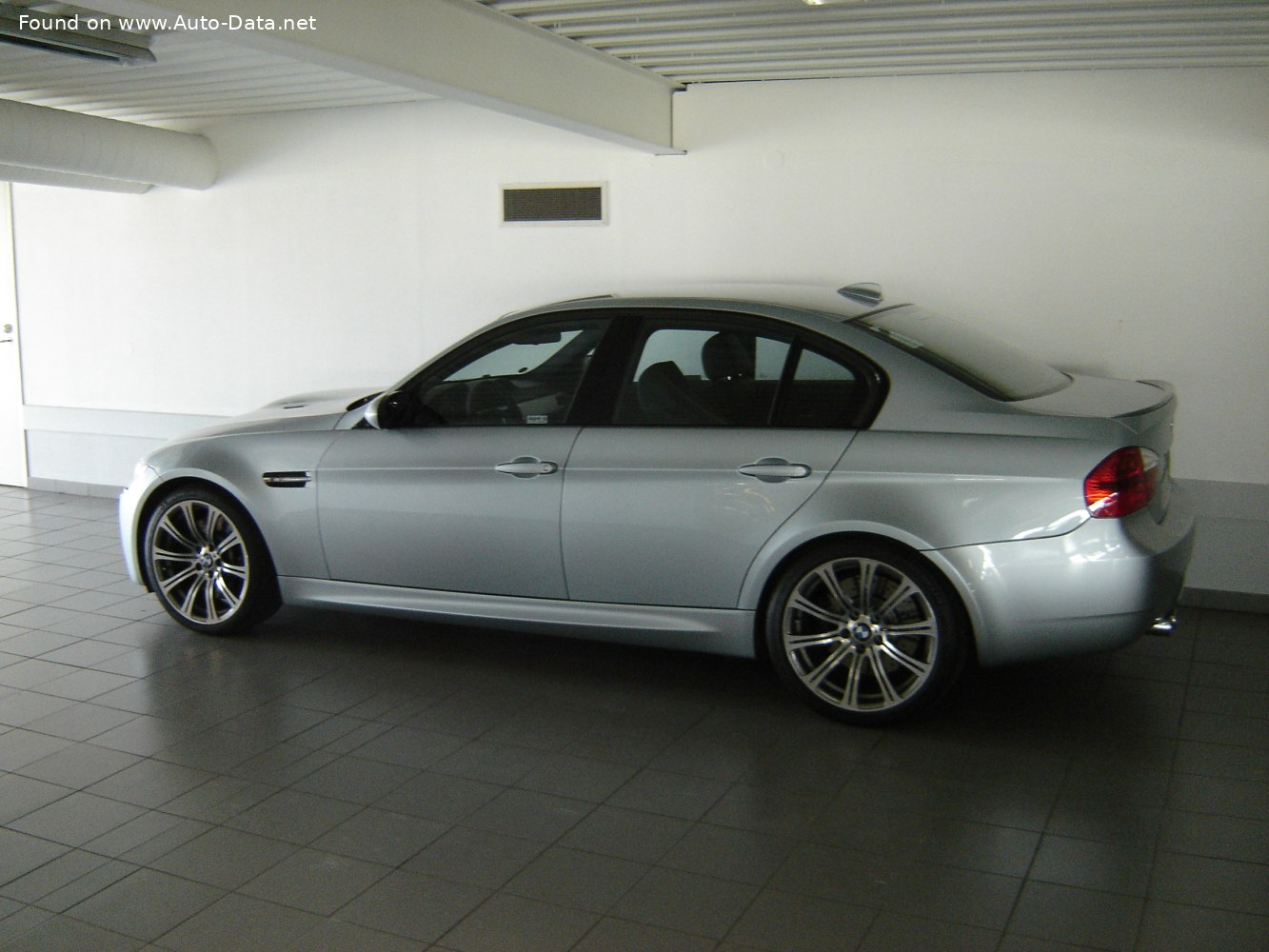 BMW-M3-E90 (1)