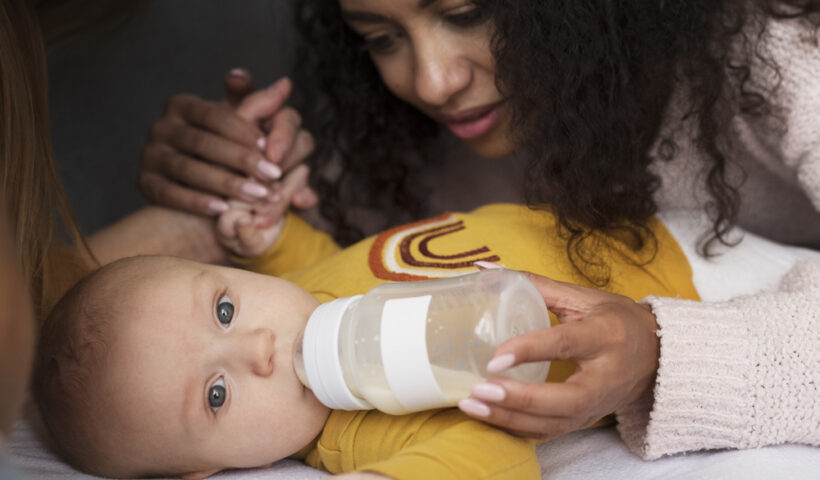 family-two-mums-having-baby (1)
