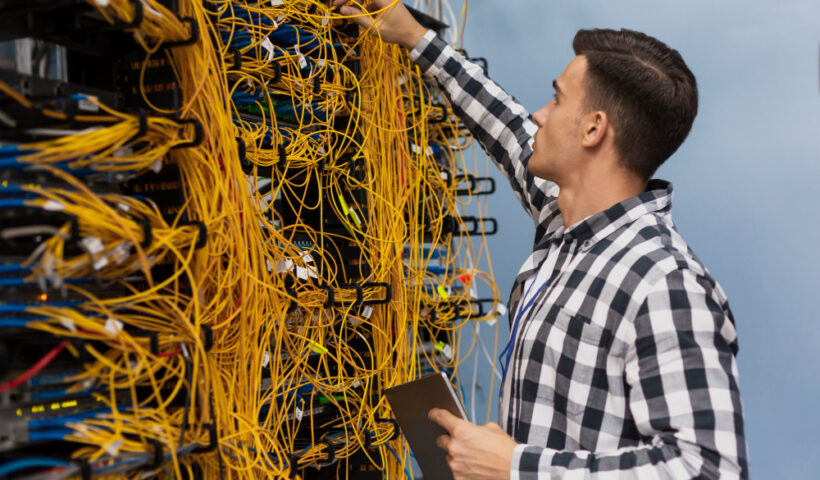 The Art Of Seamless Integration: How Structured Cabling Aligns With Hosted PBX For Businesses