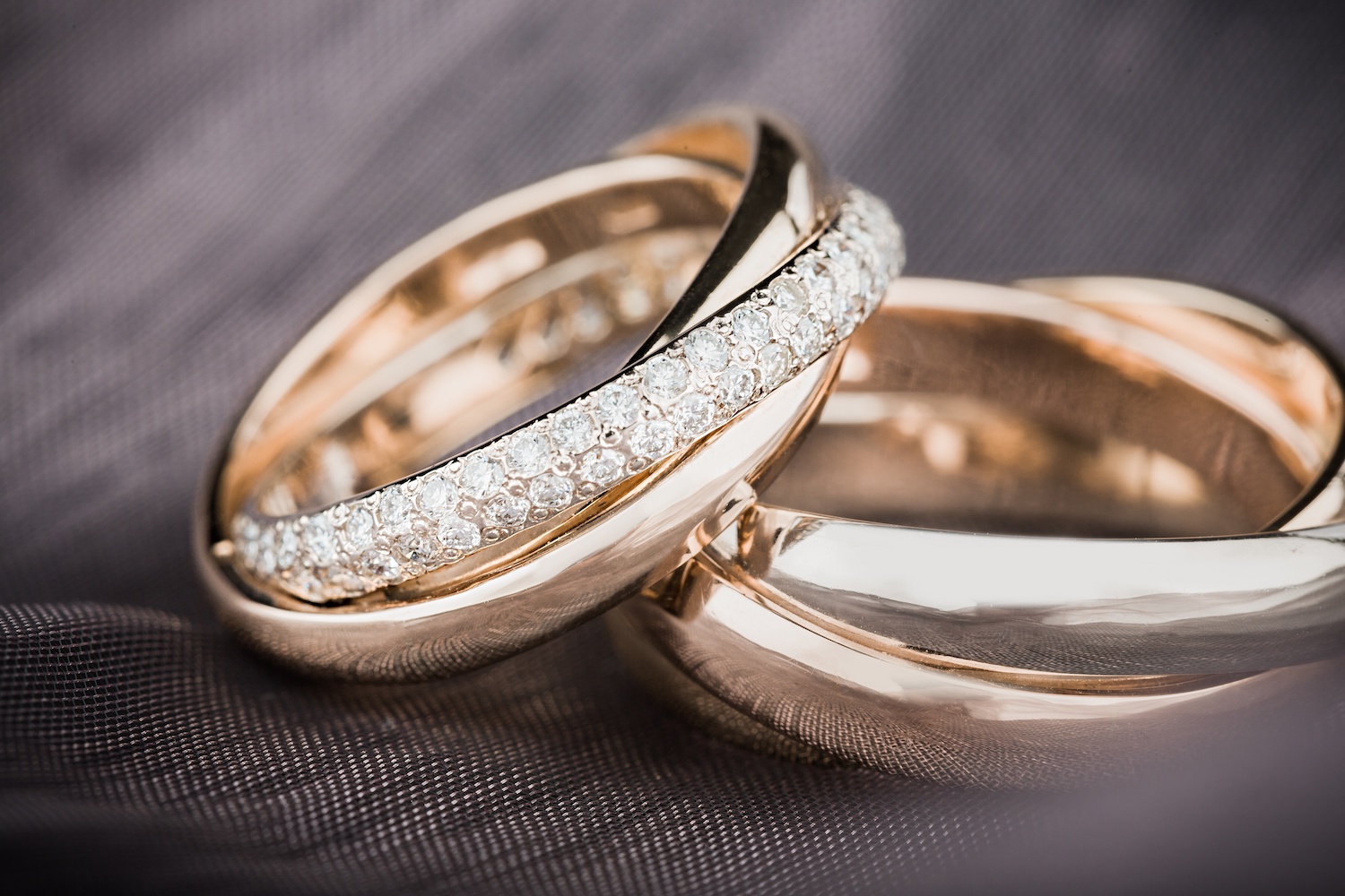 How to Choose the Perfect Wedding Band with Diamond