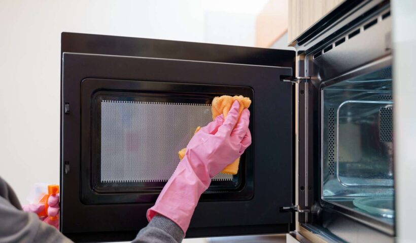 Quick & Easy Microwave Cleaning: Tips for Spotless Interiors