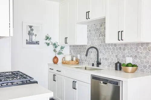 Kitchen Backsplash Ideas With White Cabinets
