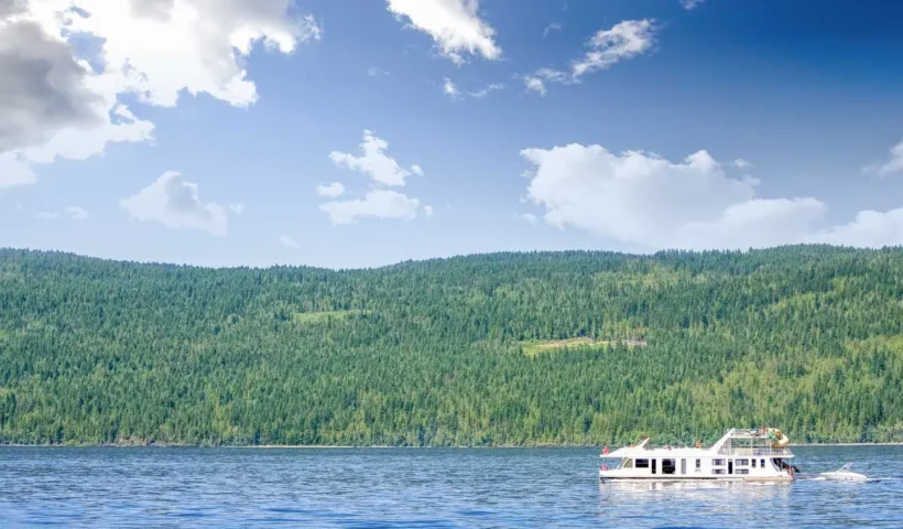Tips for a Budget-Friendly Sicamous Tourism Experience