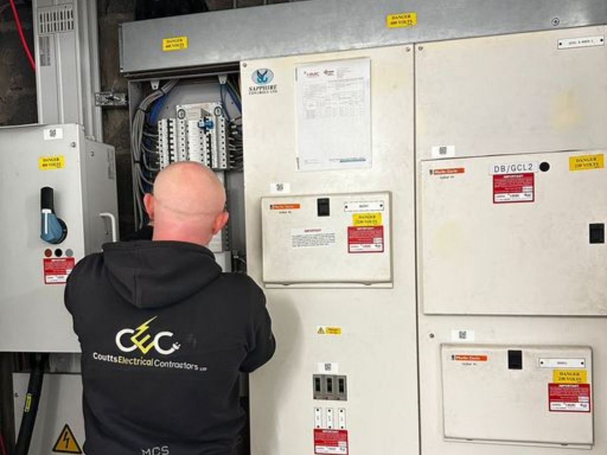 commercial electrician London